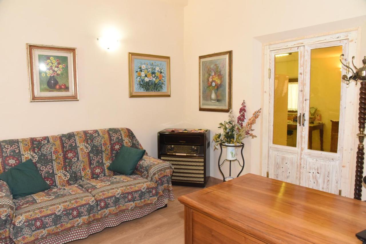 Albergo La Rosetta К'юзі Екстер'єр фото