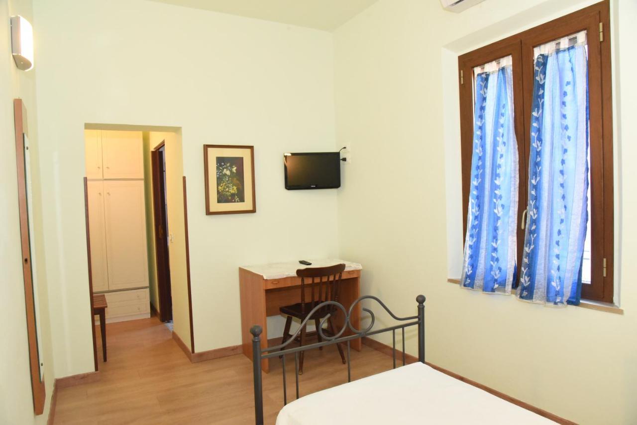 Albergo La Rosetta К'юзі Екстер'єр фото